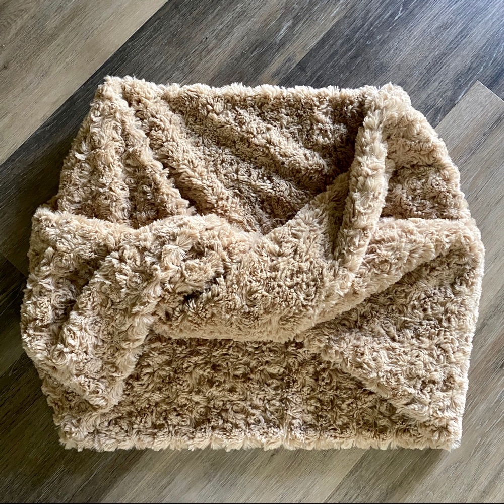 Like New Teddy Bear Faux Fur Infinity Scarf - Picture 2 of 4